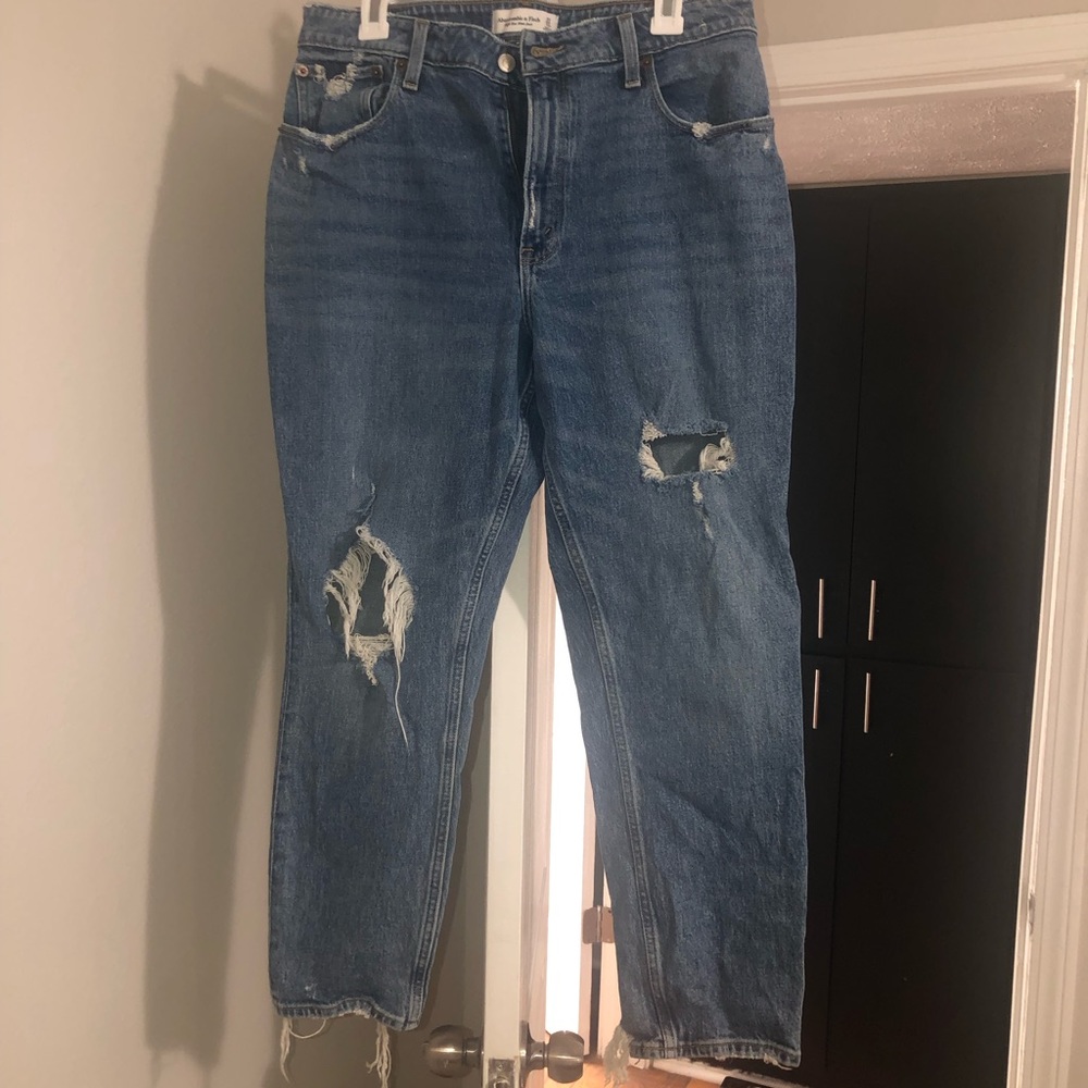 Abercrombie & Fitch Curve Love High Waisted Mom Jean- Distressed- size 12R/31